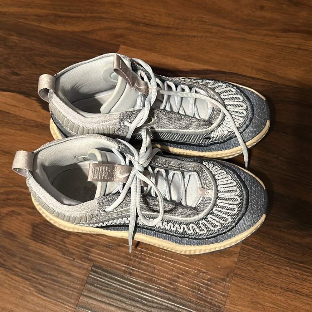 Nike Cosmic - image 2